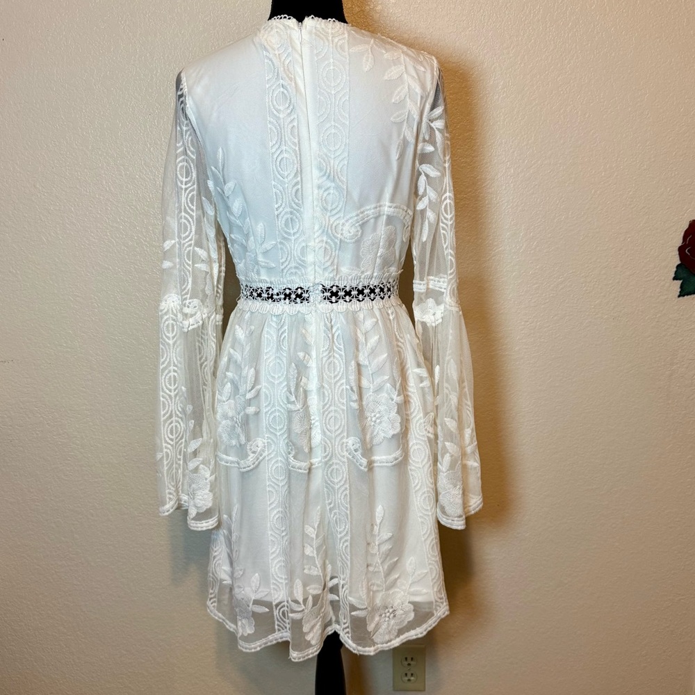 Southern Fried Chics White Lace Embroidered Mini Dress Bell Sleeve Size Large - Picture 9 of 15